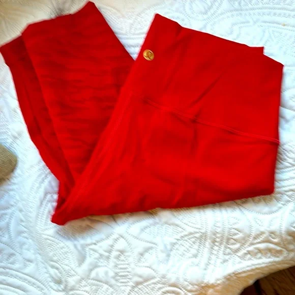 Lululemon - Picture 1 of 4